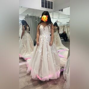 NWT! CASABLANCA WEDDING DRESS!